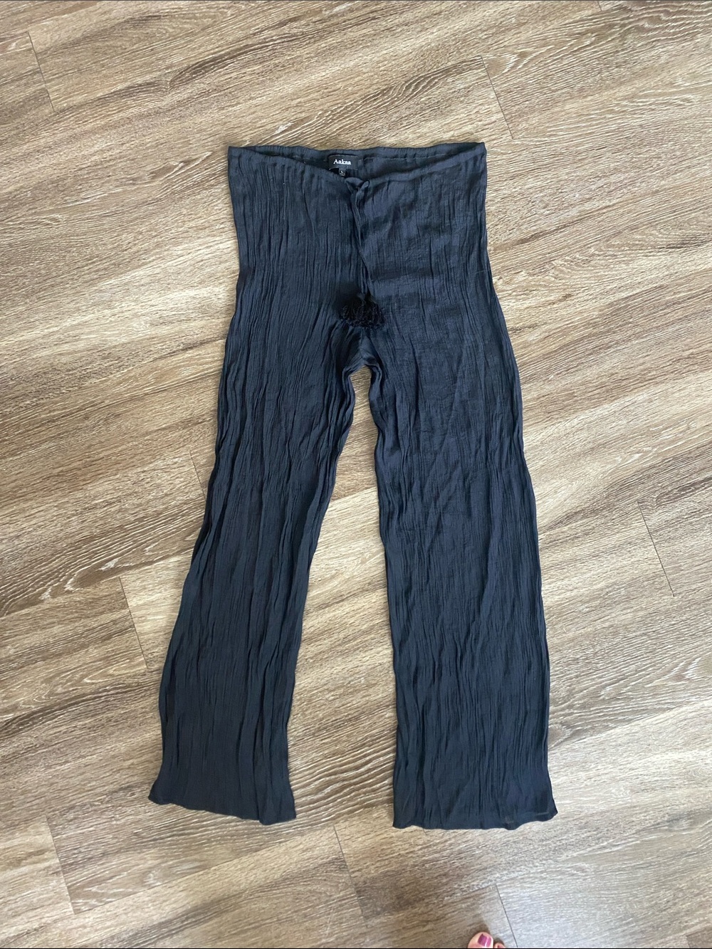 Aakaa Black "Crinkle-Look"  Pants, Draw- String Waist Sz Med/Large